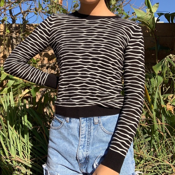 TOPSHOP - Black & white striped long sleeve top - Picture 1 of 4